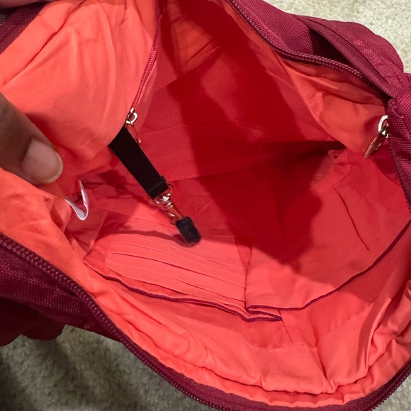 Travelon anti-theft RFID blocking crossbody - Picture 5 of 9